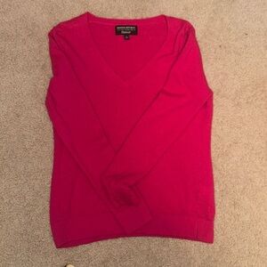 Women’s Small Banana Republic Sweater- has some pulling as shown in pics